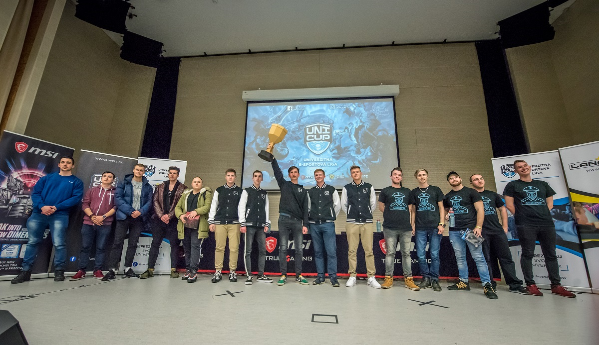 UniCup LoL - tri najlepšie tímy