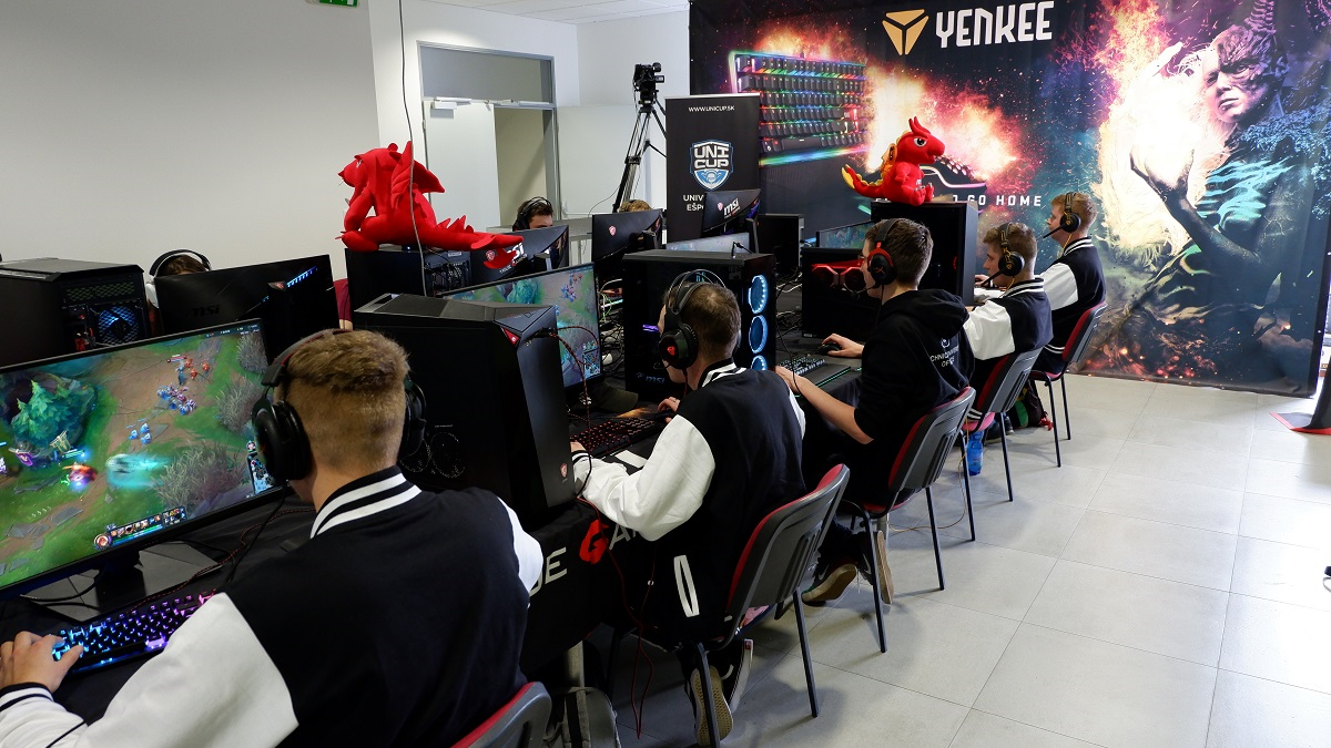 Tím Immortal Outlaws